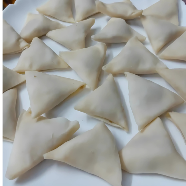 Frozen Aloo Samosa: (12 Pieces)